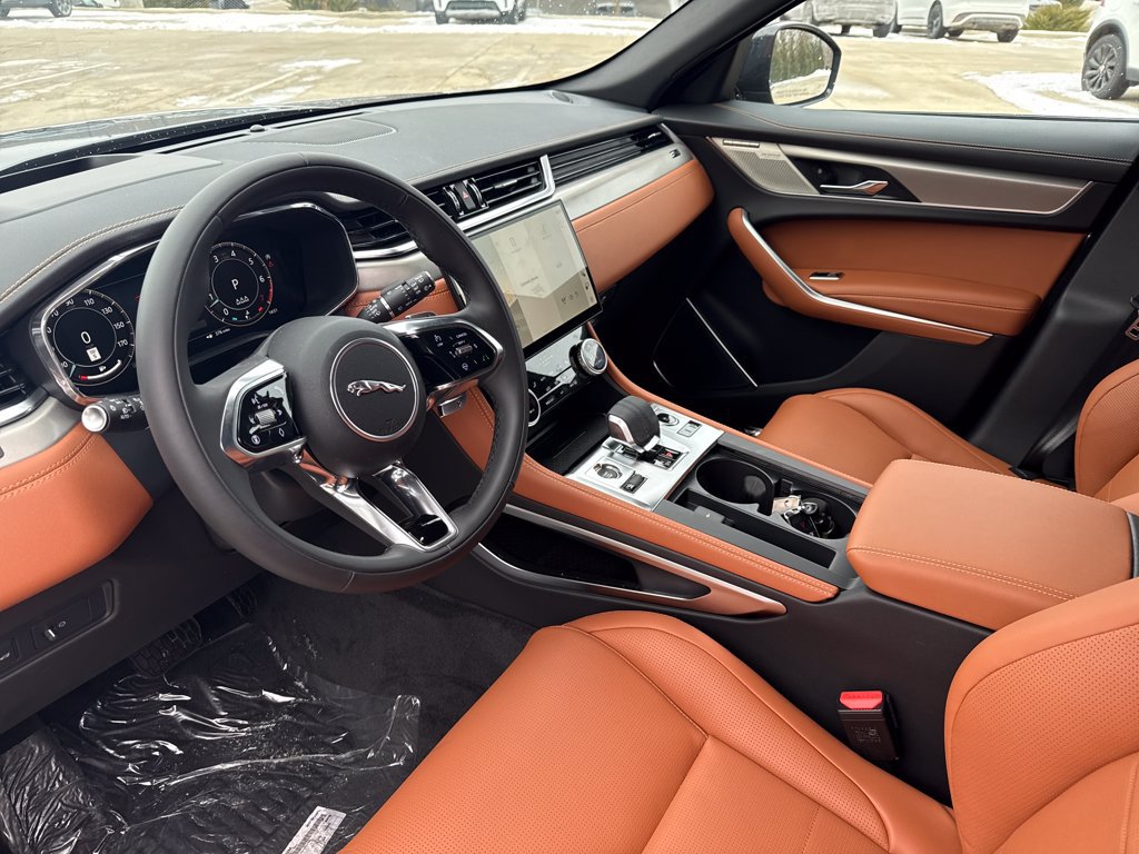 Certified 2026 Jaguar F-PACE R-Dynamic S AWD/4WD image 13