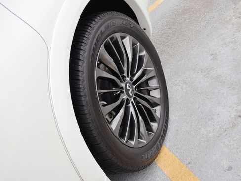 Used 2021 INFINITI QX80 Premium Select w/ All-Season Package image 39