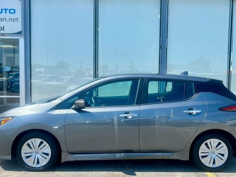 Used 2023 Nissan Leaf S image 32