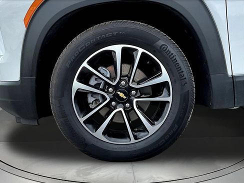 Used 2025 Chevrolet TrailBlazer LT FWD image 35