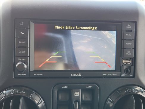 Used 2017 Jeep Wrangler Unlimited Rubicon AWD/4WD image 17
