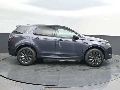 New 2025 Land Rover Discovery Sport S image 8