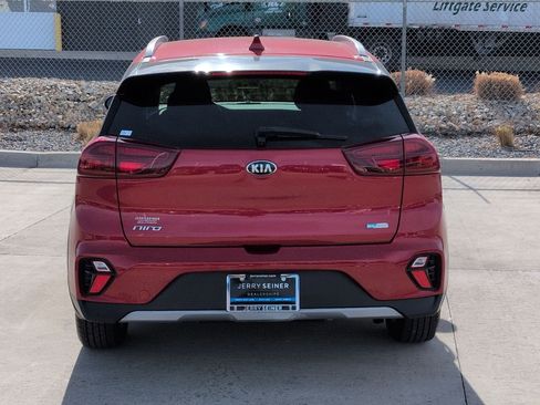 Used 2020 Kia Niro EX image 4