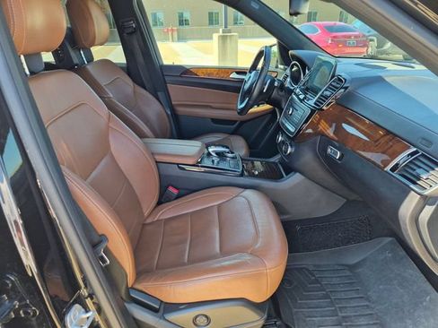 Used 2017 Mercedes-Benz GLS 450 4MATIC image 21