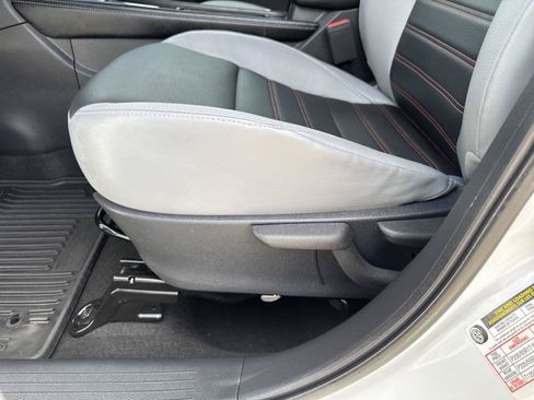 Used 2023 Nissan Kicks SR w/ SR Premium Package FWD image 12