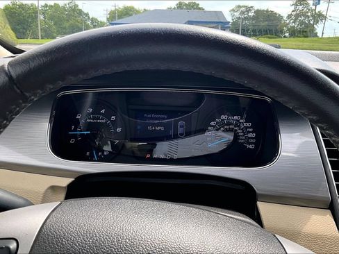 Used 2015 Ford Taurus SEL FWD image 20