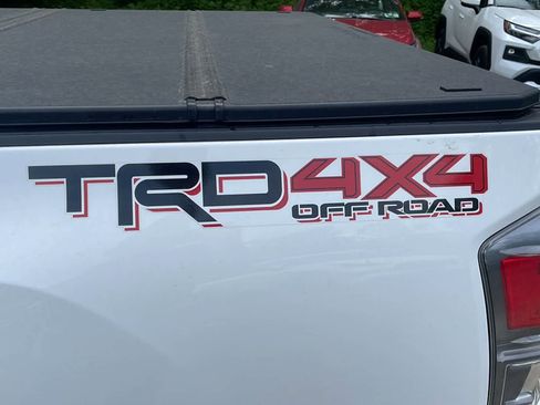 Used 2023 Toyota Tacoma TRD Off-Road w/ TRD Premium Off Road Package AWD/4WD image 22