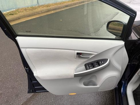 Used 2015 Toyota Prius Three image 12