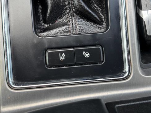 Used 2016 Ford F150 Platinum w/ Equipment Group 701A Luxury AWD/4WD image 30