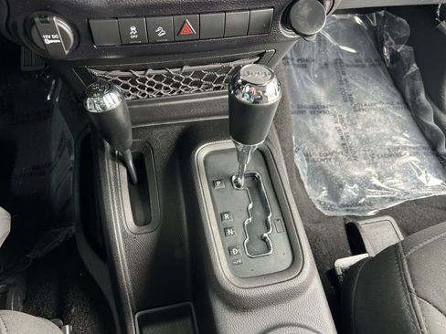 Used 2015 Jeep Wrangler Sport w/ Connectivity Group image 21