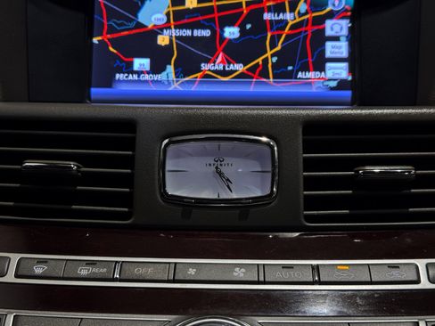 Used 2016 INFINITI Q70 3.7 image 36