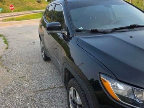 Used 2019 Jeep Compass Limited AWD/4WD image 5