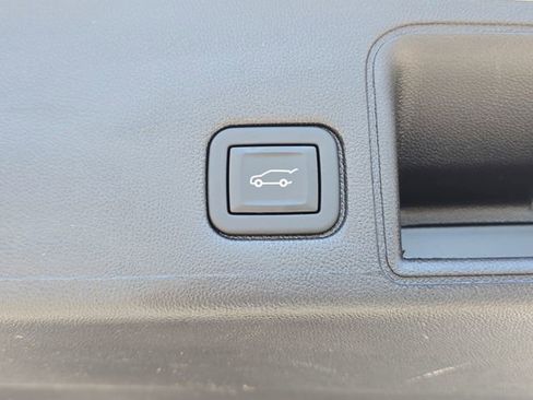 Used 2024 GMC Terrain Denali w/ Denali Premium Package AWD/4WD image 15