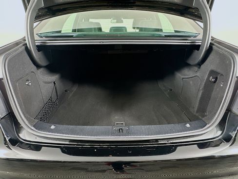 Used 2014 Mercedes-Benz E 350 Sedan image 29