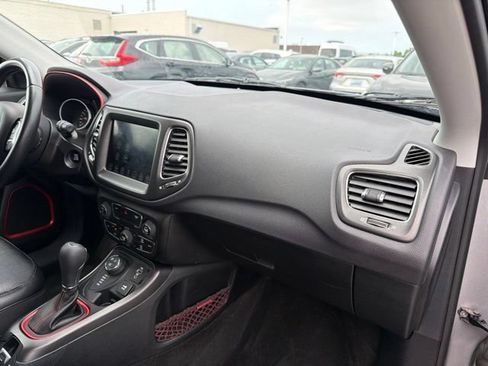 Used 2018 Jeep Compass Trailhawk AWD/4WD image 25
