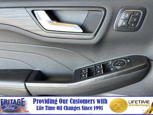 New 2025 Ford Escape SE w/ PHEV Premium Package image 8