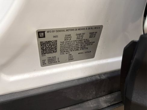 Used 2021 GMC Terrain SLE w/ Driver Convenience Package image 18