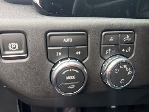 New 2026 GMC Sierra 1500 SLE w/ Preferred Package image 11