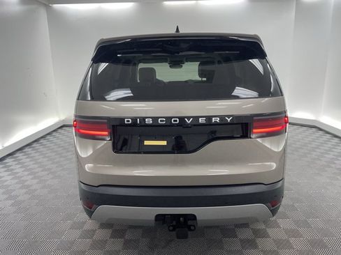 New 2026 Land Rover Discovery S image 10