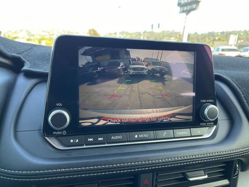 Used 2023 Nissan Rogue SV image 23