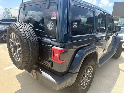 Used 2025 Jeep Wrangler Unlimited Sahara w/ Safety Group AWD/4WD image 3