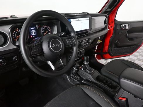 Used 2025 Jeep Gladiator Sport image 5