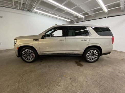 Used 2024 GMC Yukon Denali Ultimate image 3
