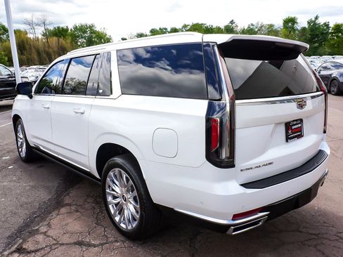 Used 2024 Cadillac Escalade ESV Premium Luxury w/ Performance Package AWD/4WD image 4