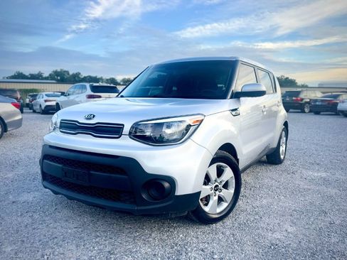 Used 2018 Kia Soul FWD image 1