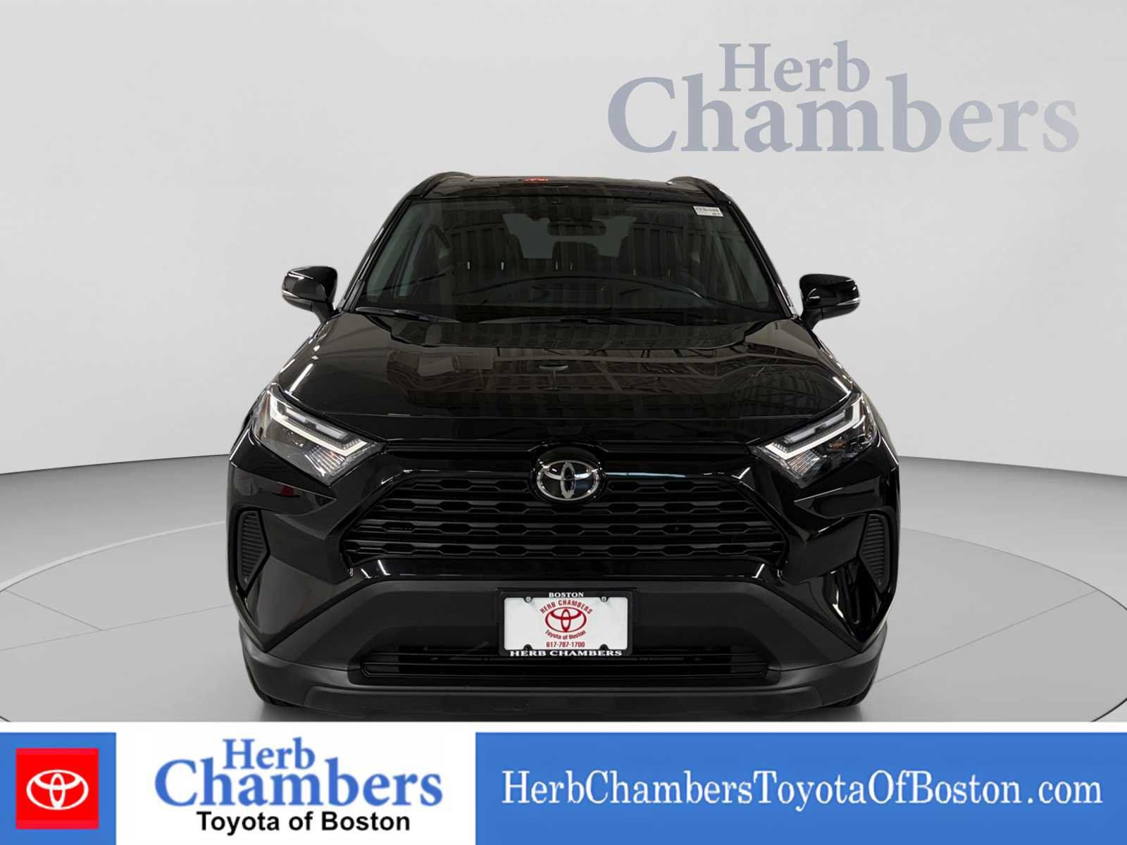 Used 2025 Toyota RAV4 XLE w/ Convenience Package AWD/4WD image 2