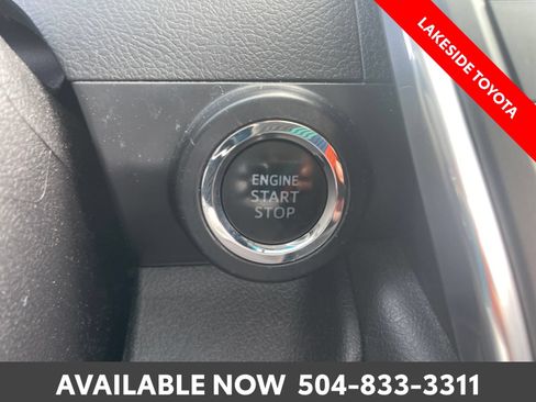 Used 2017 Toyota Camry XLE w/ Moonroof Package FWD image 35
