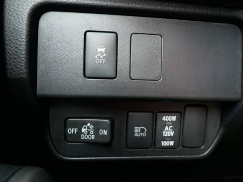 Used 2022 Toyota Tacoma TRD Off-Road image 26