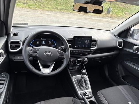 New 2026 Hyundai Venue SEL FWD image 6