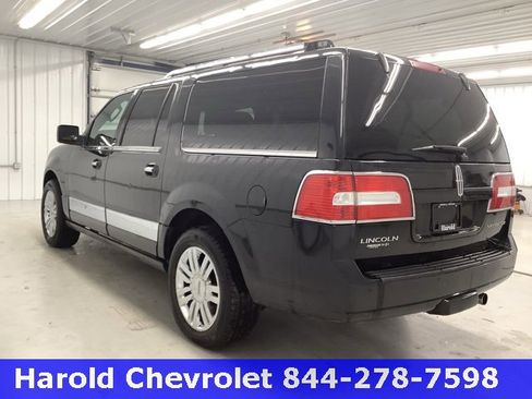 Used 2010 Lincoln Navigator L 4WD image 4