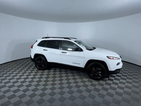 Used 2016 Jeep Cherokee Sport w/ Cold Weather Group image 2
