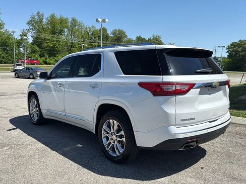 Used 2020 Chevrolet Traverse High Country FWD image 3