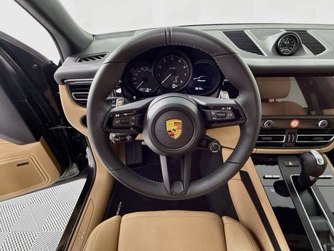 Certified 2026 Porsche Macan AWD/4WD image 12
