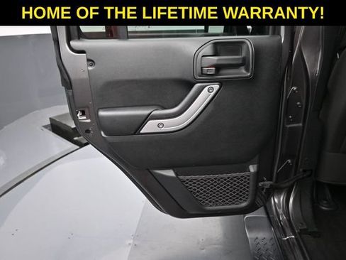 Used 2017 Jeep Wrangler Unlimited Sahara w/ Max Tow Package AWD/4WD image 32