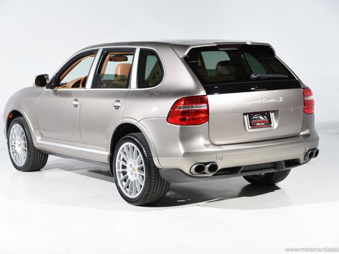 Used 2009 Porsche Cayenne Turbo S image 4