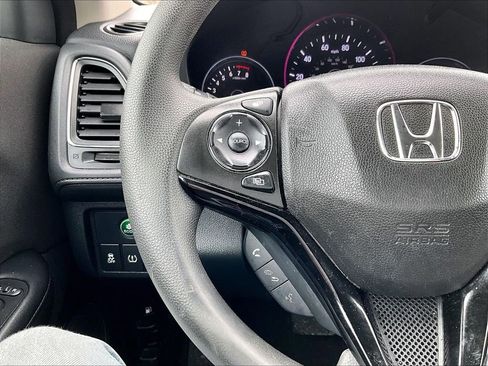 Used 2018 Honda HR-V EX image 12