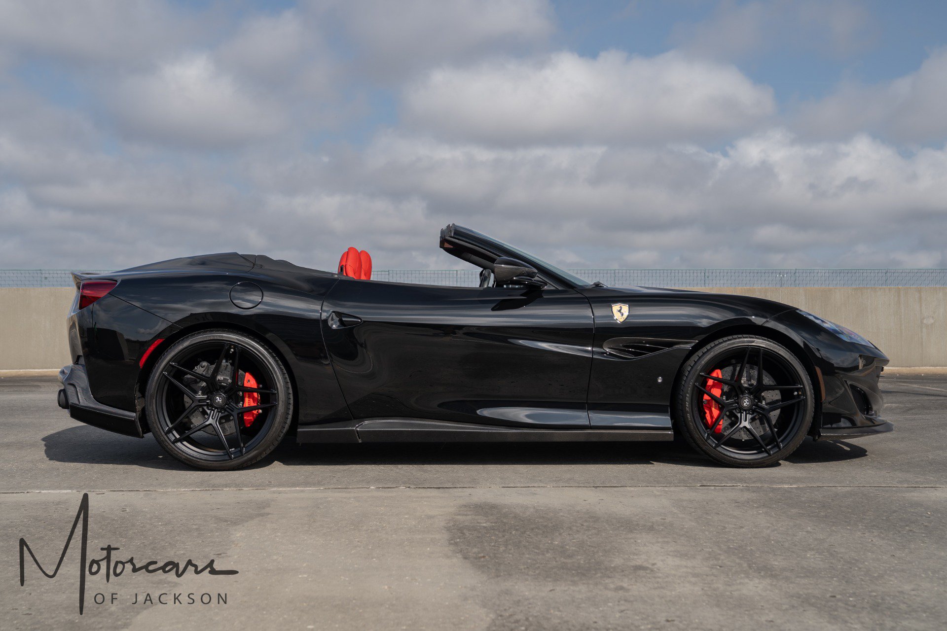 Used 2019 Ferrari Portofino RWD image 5