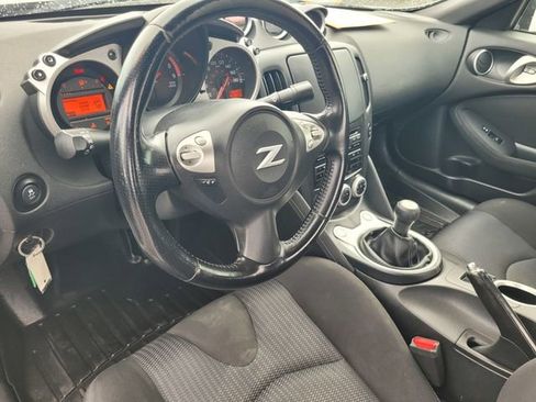 Used 2013 Nissan 370Z Coupe RWD image 12