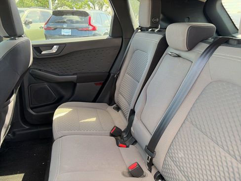 Used 2020 Ford Escape SE image 9