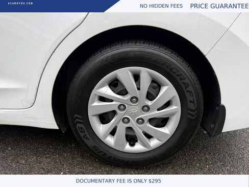 Used 2018 Hyundai Elantra SE image 20