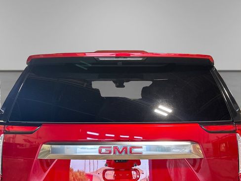 Used 2022 GMC Yukon Denali w/ Denali Premium Package AWD/4WD image 18