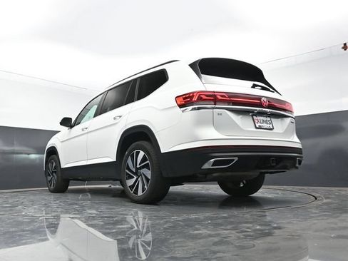 Used 2024 Volkswagen Atlas SE AWD/4WD image 47