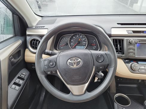 Used 2013 Toyota RAV4 XLE image 25