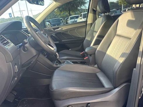 Certified 2023 Volkswagen Tiguan SE FWD image 38