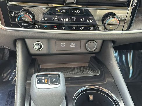Certified 2021 Nissan Rogue SL w/ Premium Package FWD image 29