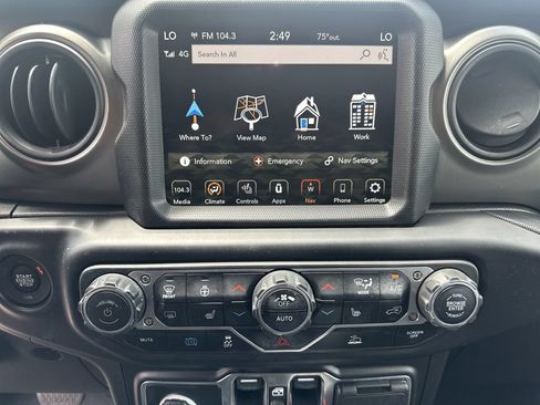 Used 2023 Jeep Wrangler Unlimited w/ Sun & Screen Package AWD/4WD image 29